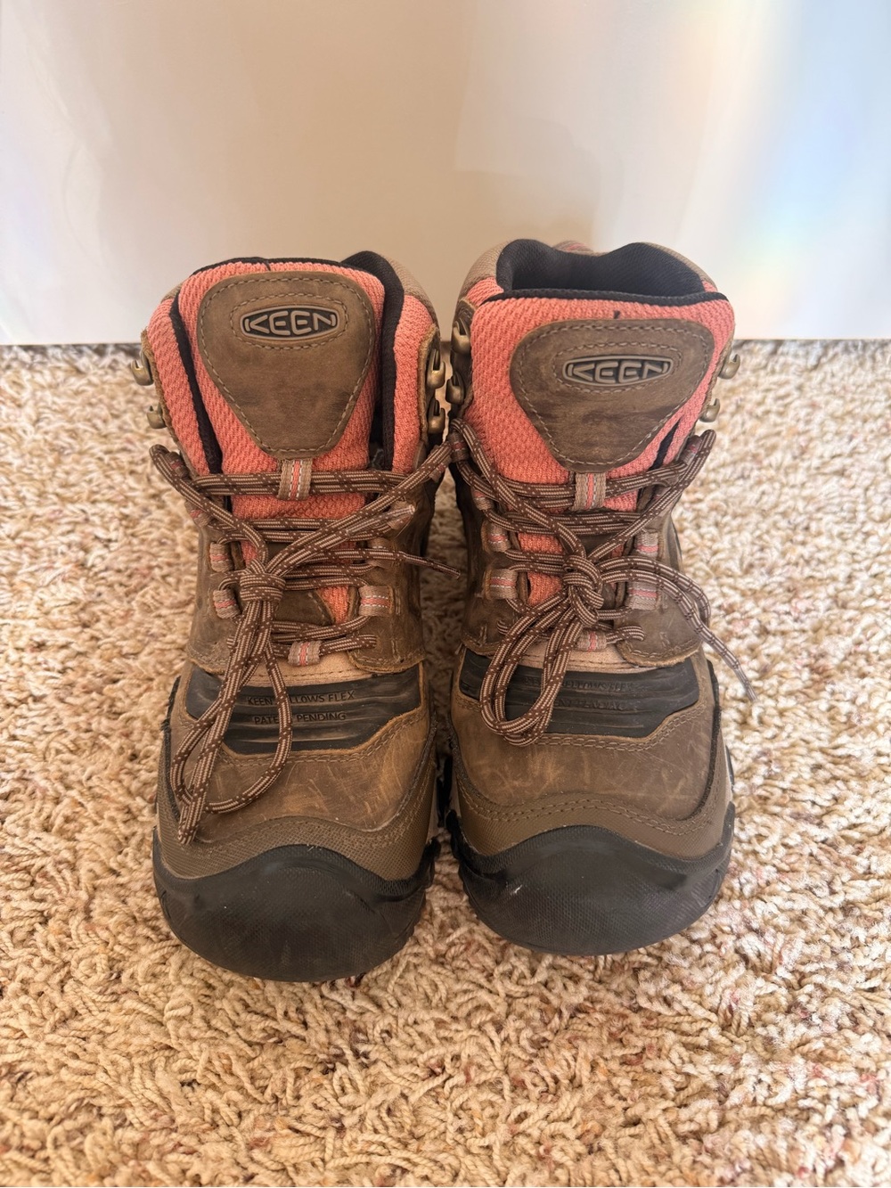 KEEN women’s size 9.5 Brown and Pink Waterproof Hiking Boots